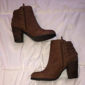 Never worn brown boots